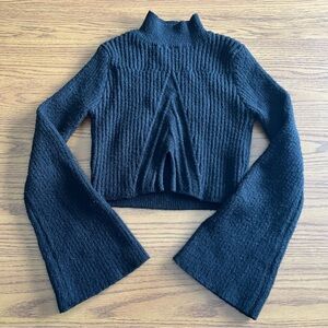 Black cropped Sweater